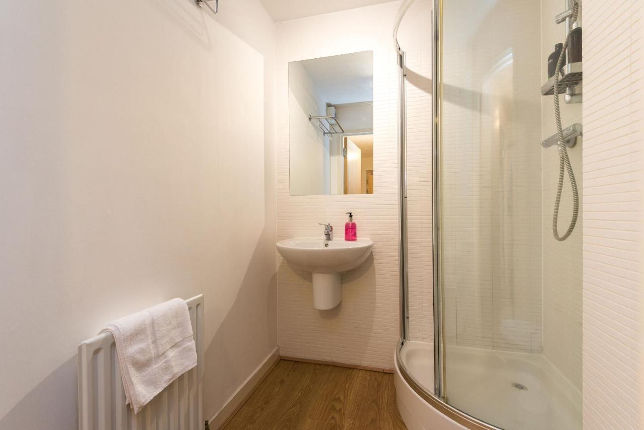 Elegant 2 Bedroom City Centre Apartment - Free Parking - Private Balcony Единбург Екстер'єр фото